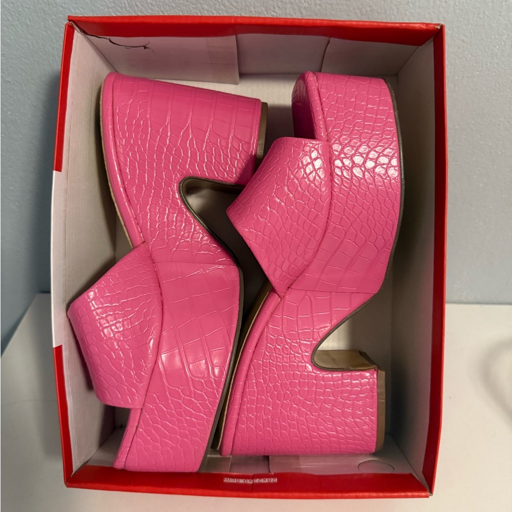NOVUS HOT PINK PLATFORM